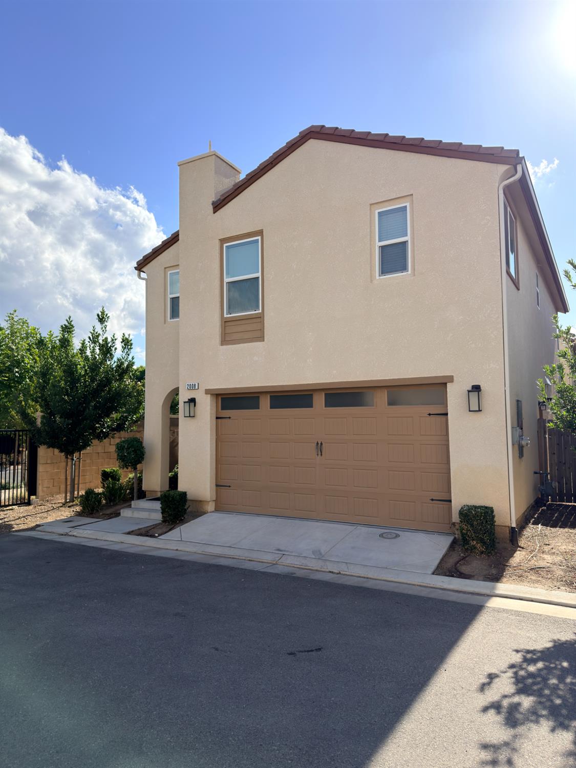 2008 N Walling Ln, Clovis, CA 93619