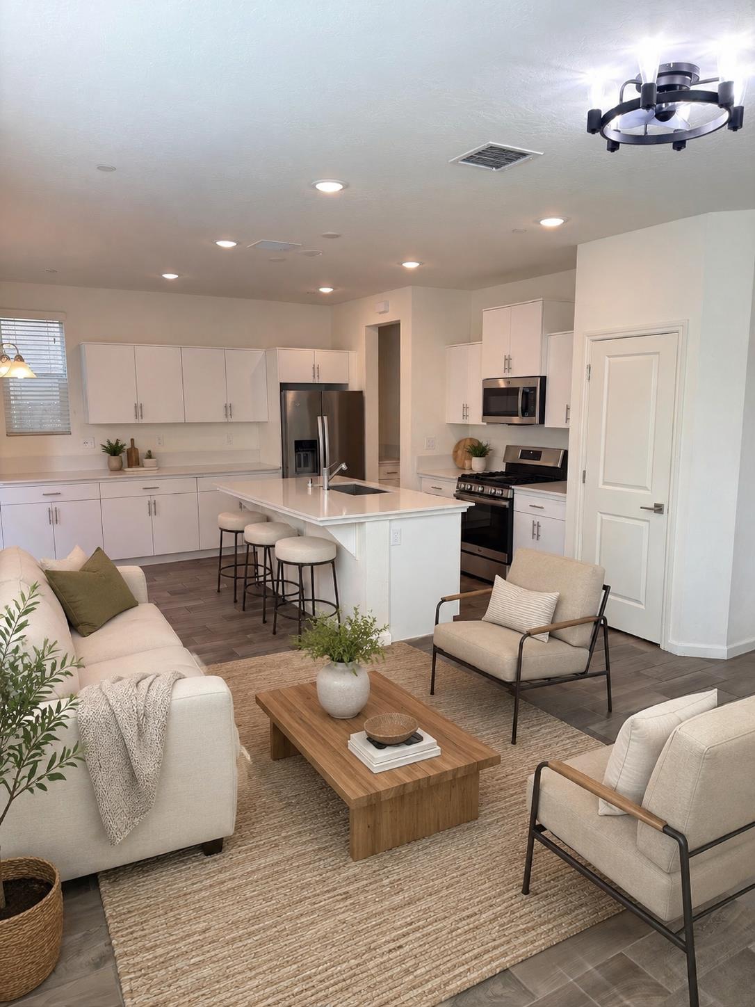 2008 N Walling Ln, Clovis, CA 93619