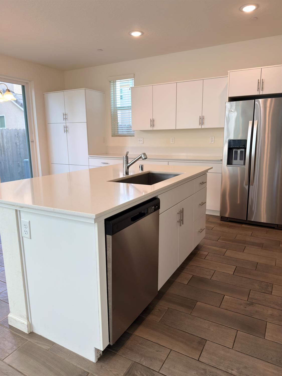 2008 N Walling Ln, Clovis, CA 93619