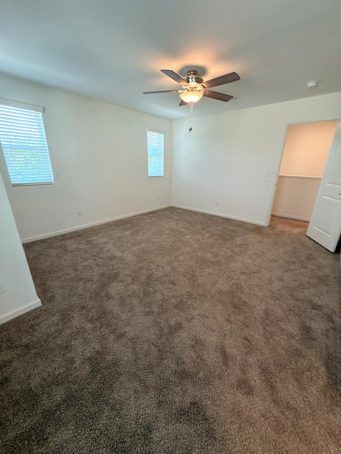 2008 N Walling Ln, Clovis, CA 93619