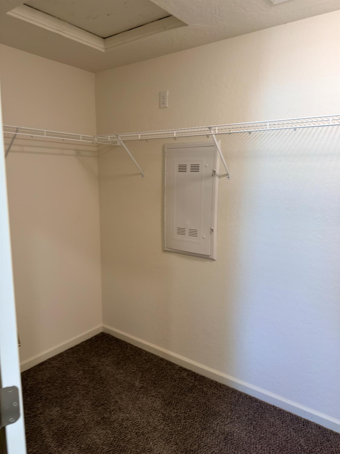 2008 N Walling Ln, Clovis, CA 93619