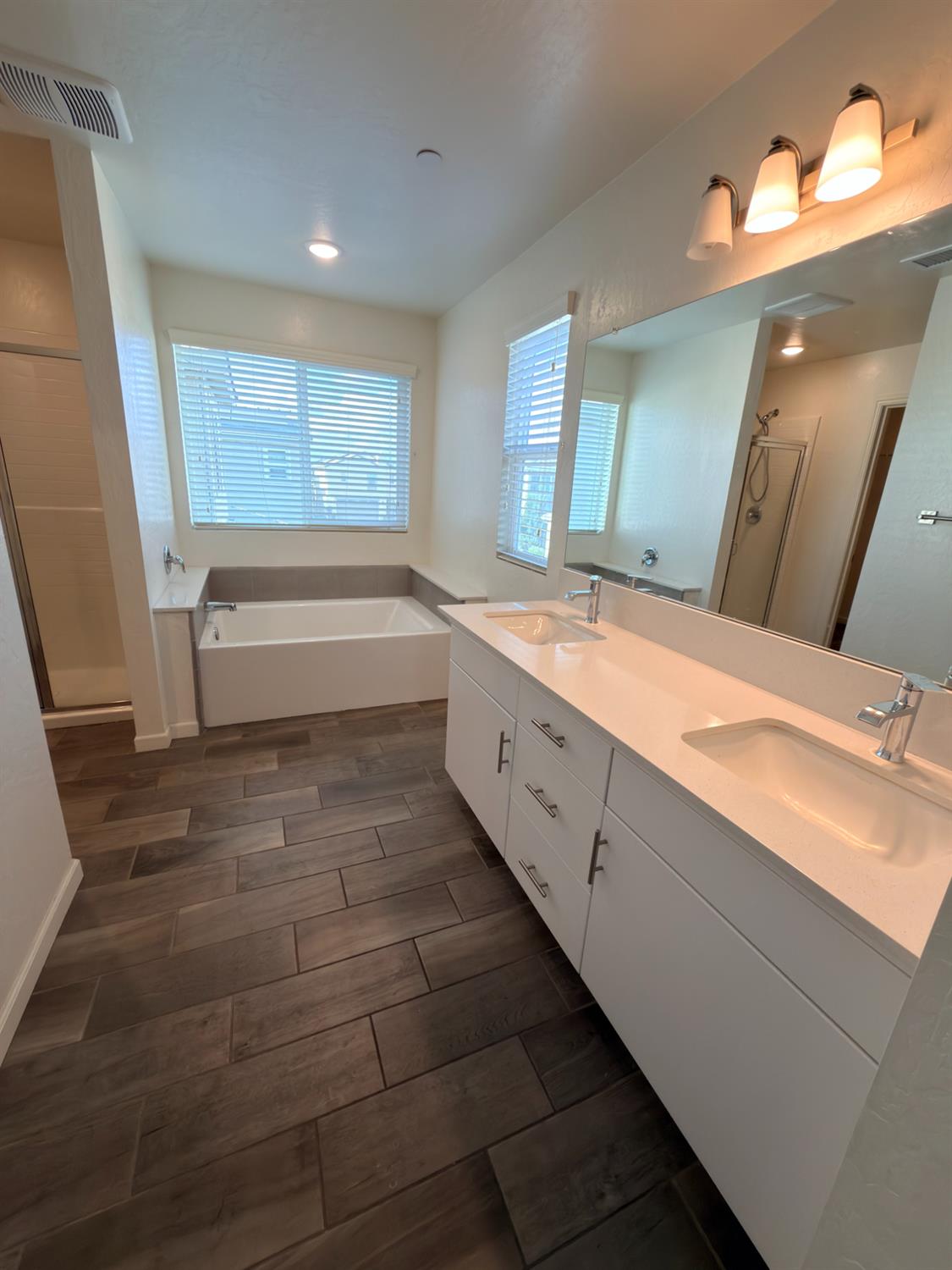 2008 N Walling Ln, Clovis, CA 93619