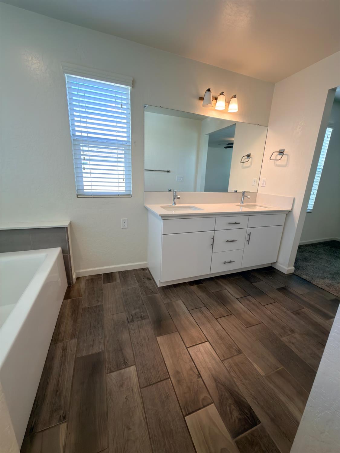 2008 N Walling Ln, Clovis, CA 93619