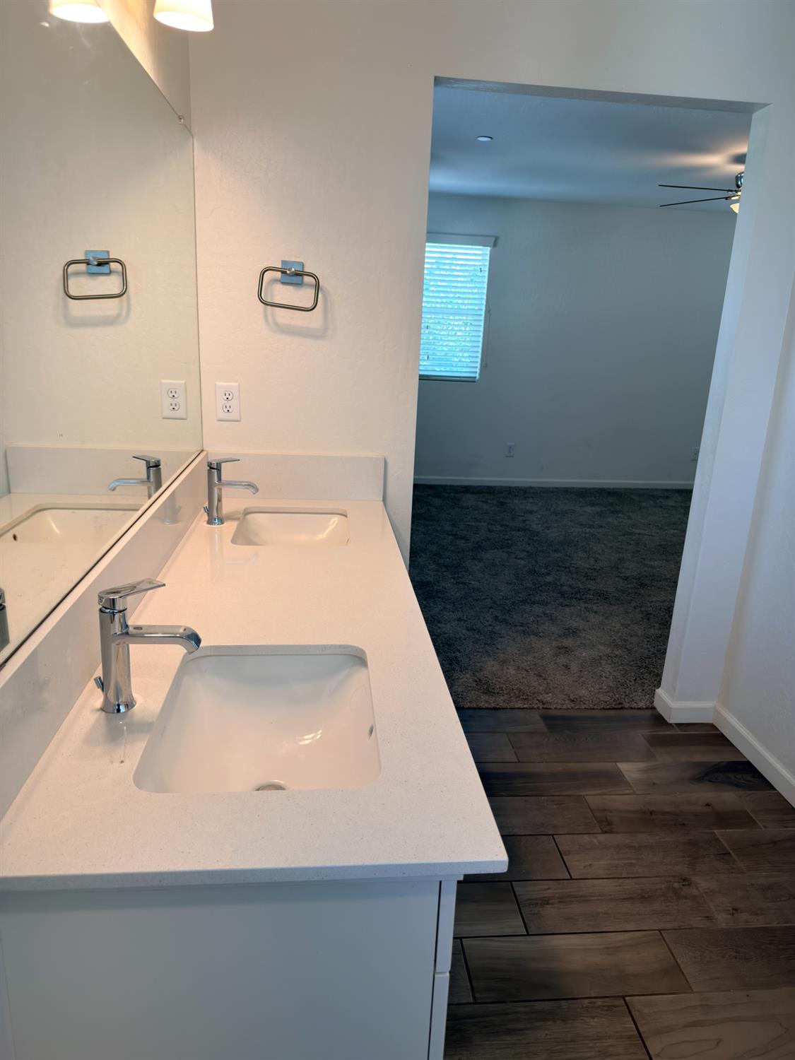 2008 N Walling Ln, Clovis, CA 93619