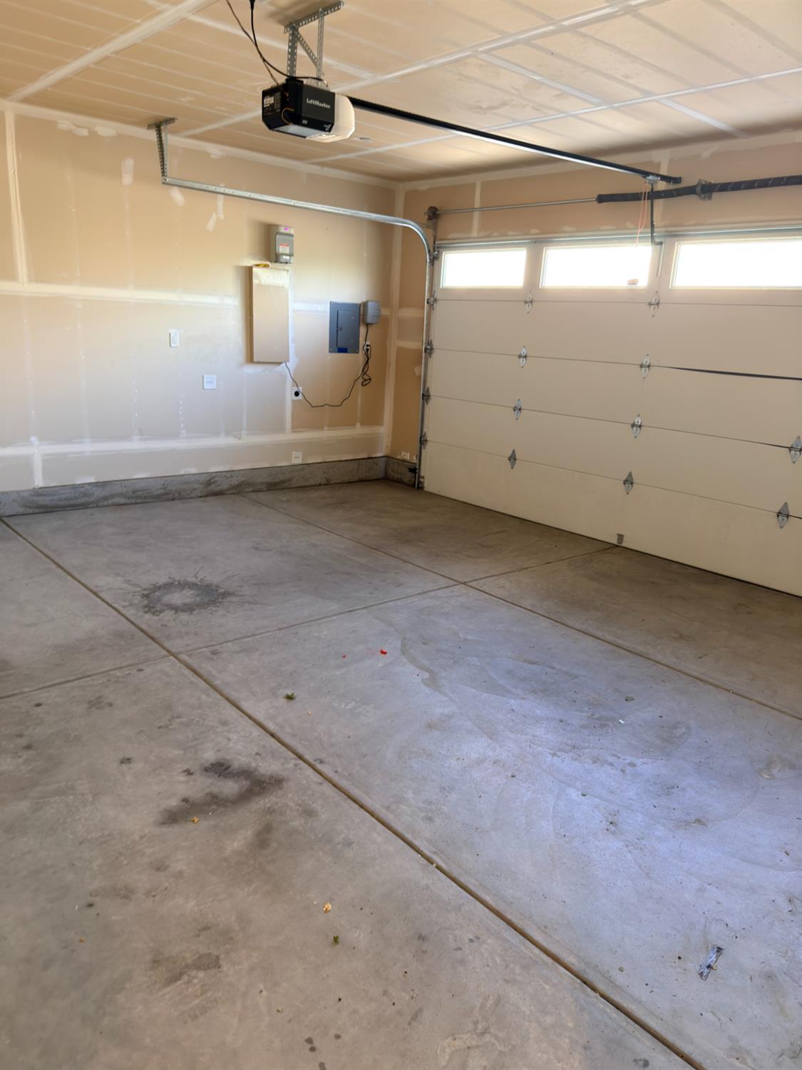 2008 N Walling Ln, Clovis, CA 93619