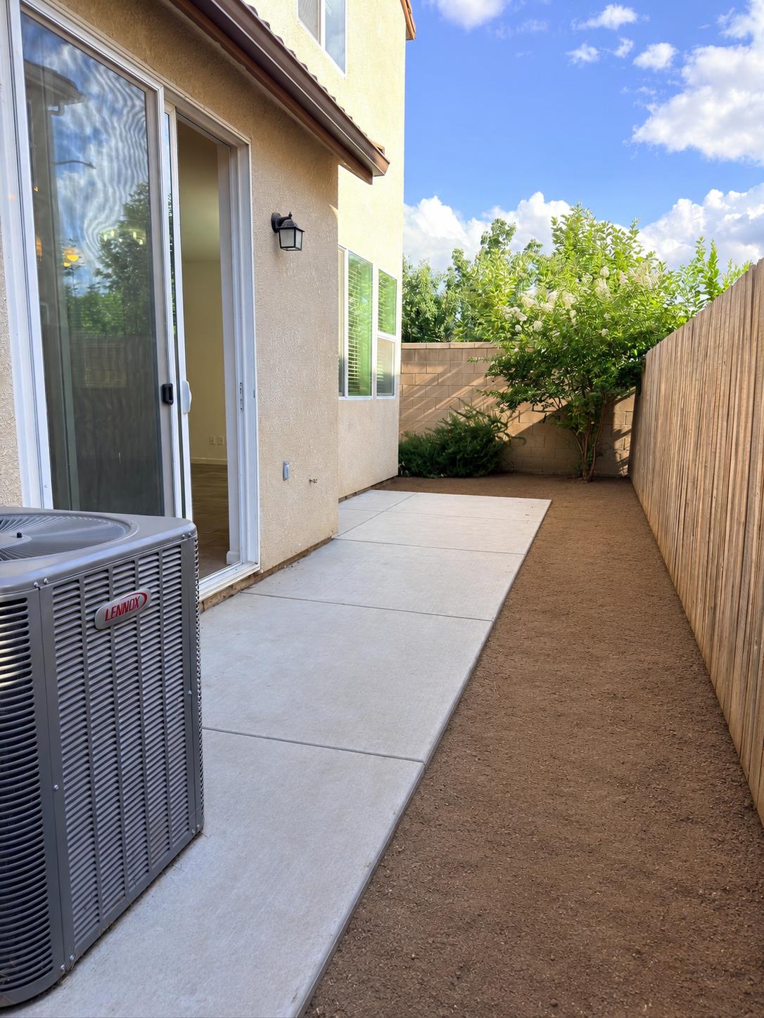 2008 N Walling Ln, Clovis, CA 93619