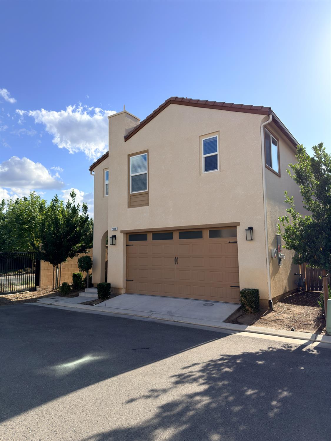 2008 N Walling Ln, Clovis, CA 93619