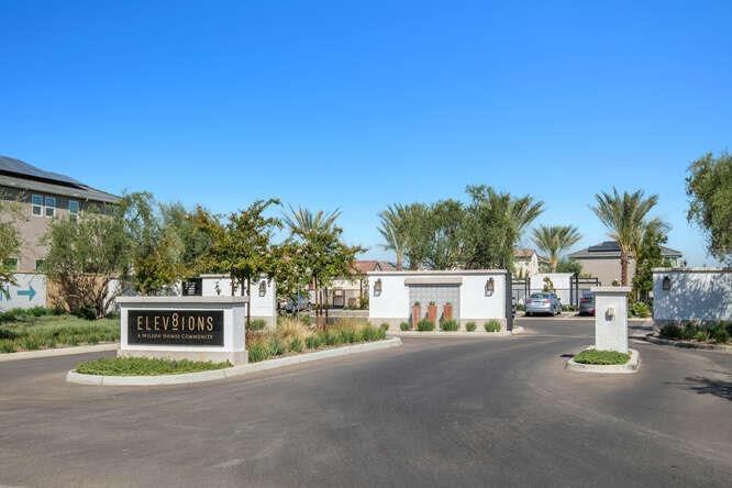 2008 N Walling Ln, Clovis, CA 93619