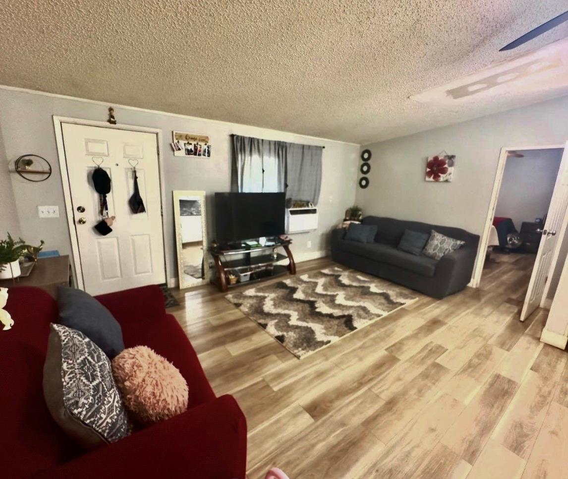 2575 S Willow Ave #15, Fresno, CA 93725