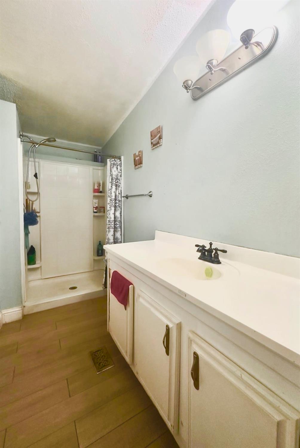 2575 S Willow Ave #15, Fresno, CA 93725