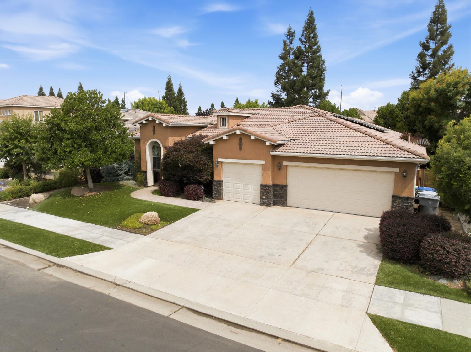 3063 Everglade Ave, Clovis, CA 93619