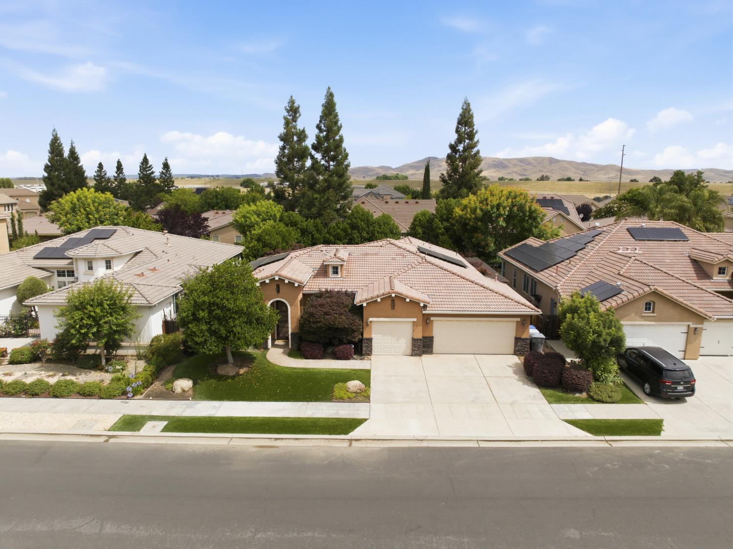 3063 Everglade Ave, Clovis, CA 93619