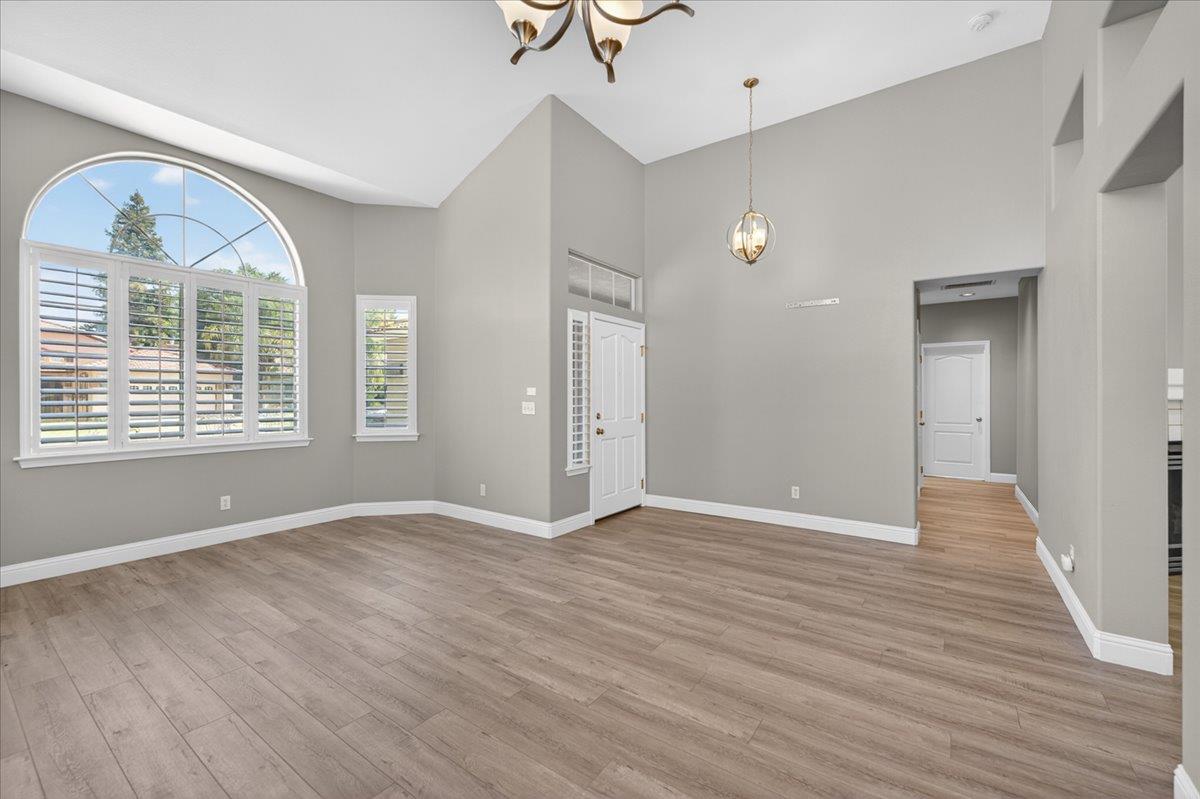 6235 W Chennault Ave, Fresno, CA 93722