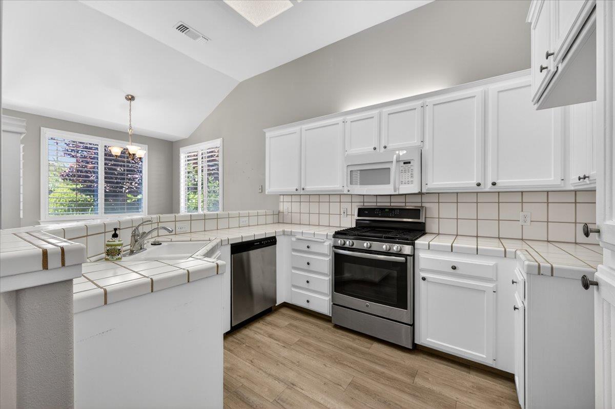 6235 W Chennault Ave, Fresno, CA 93722