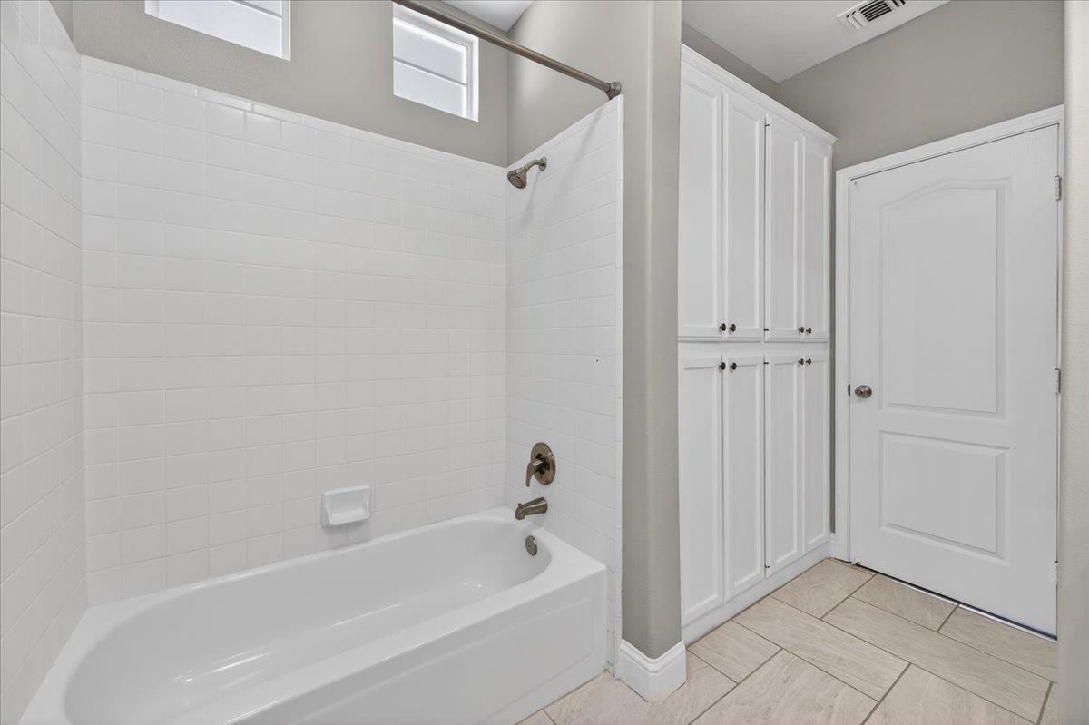 6235 W Chennault Ave, Fresno, CA 93722