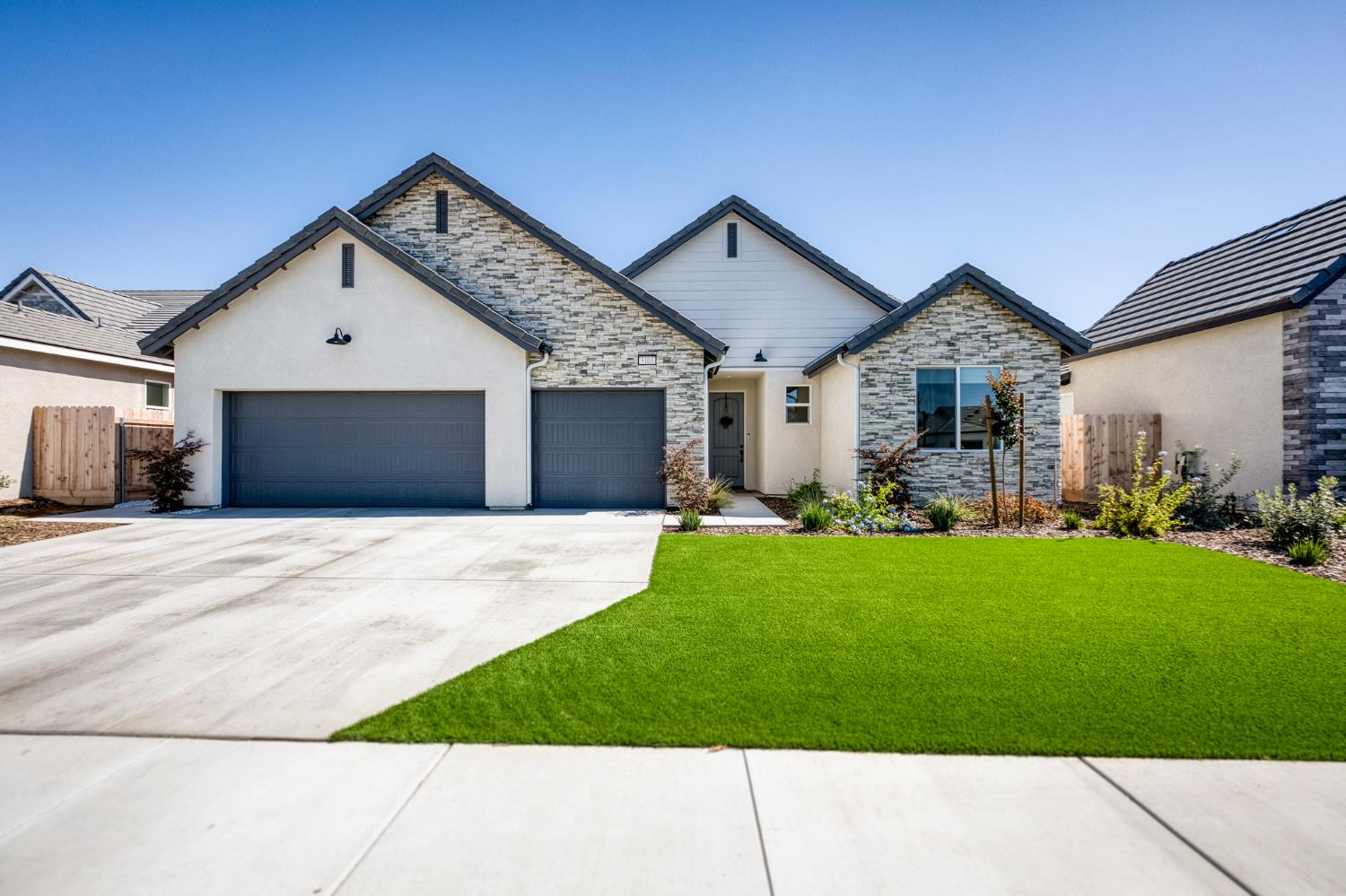 5105 W Delaware Ave, Visalia, CA 93291
