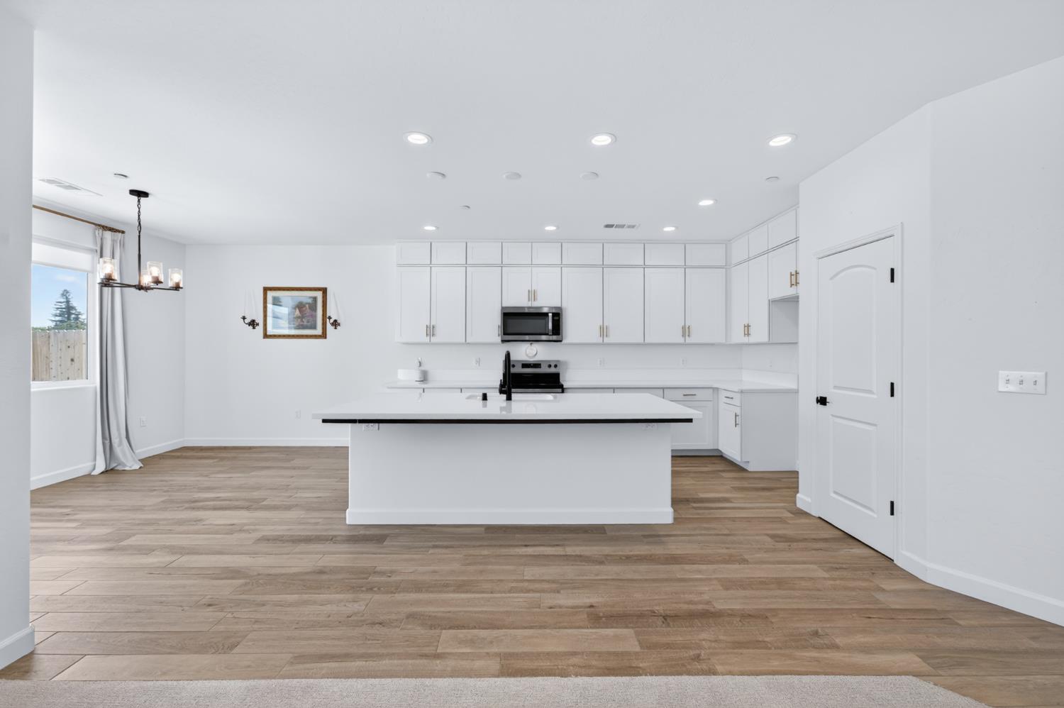 5105 W Delaware Ave, Visalia, CA 93291