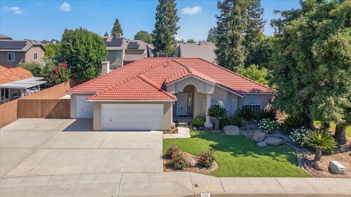 1275 Chennault Ave, Clovis, CA 93611