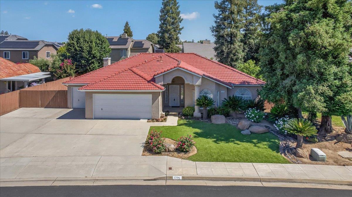 1275 Chennault Ave, Clovis, CA 93611