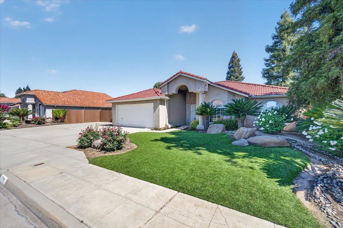 1275 Chennault Ave, Clovis, CA 93611