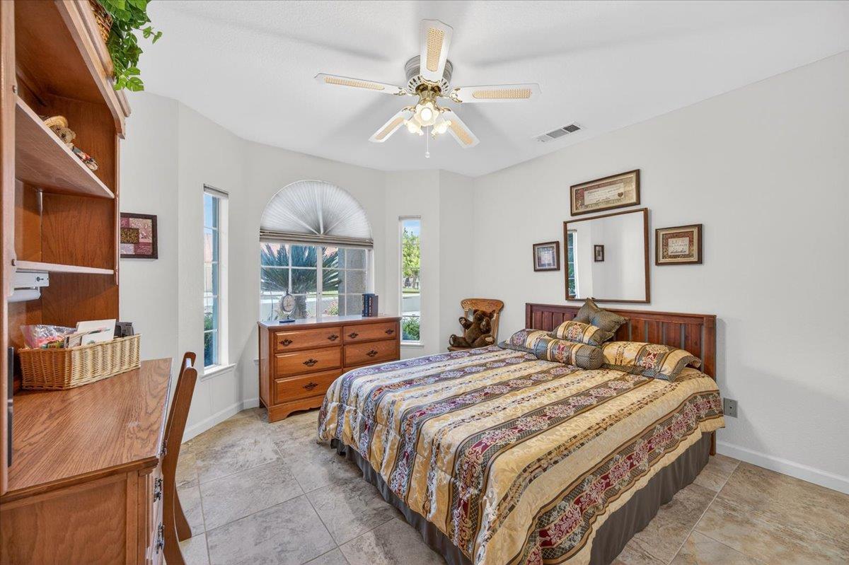 1275 Chennault Ave, Clovis, CA 93611