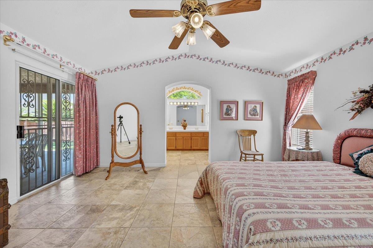 1275 Chennault Ave, Clovis, CA 93611