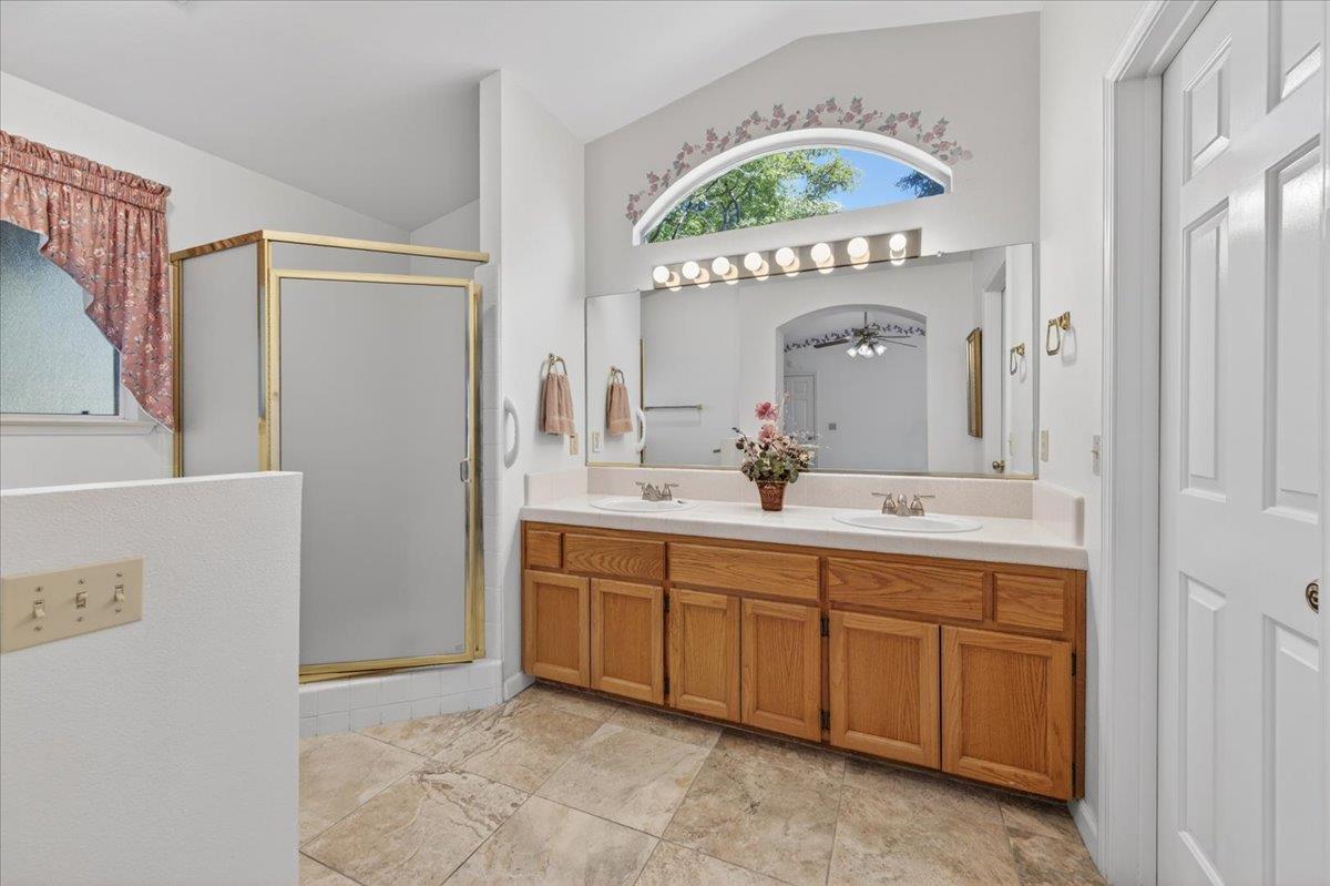 1275 Chennault Ave, Clovis, CA 93611