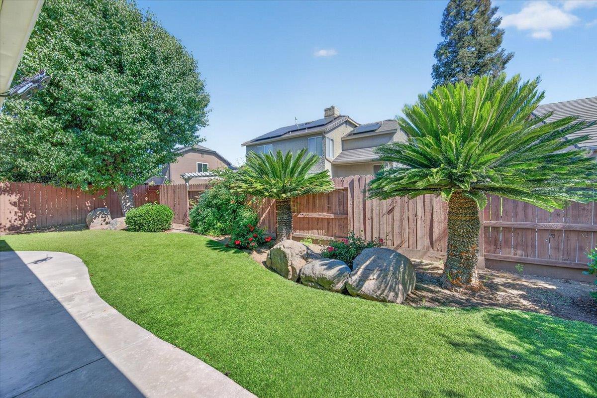 1275 Chennault Ave, Clovis, CA 93611