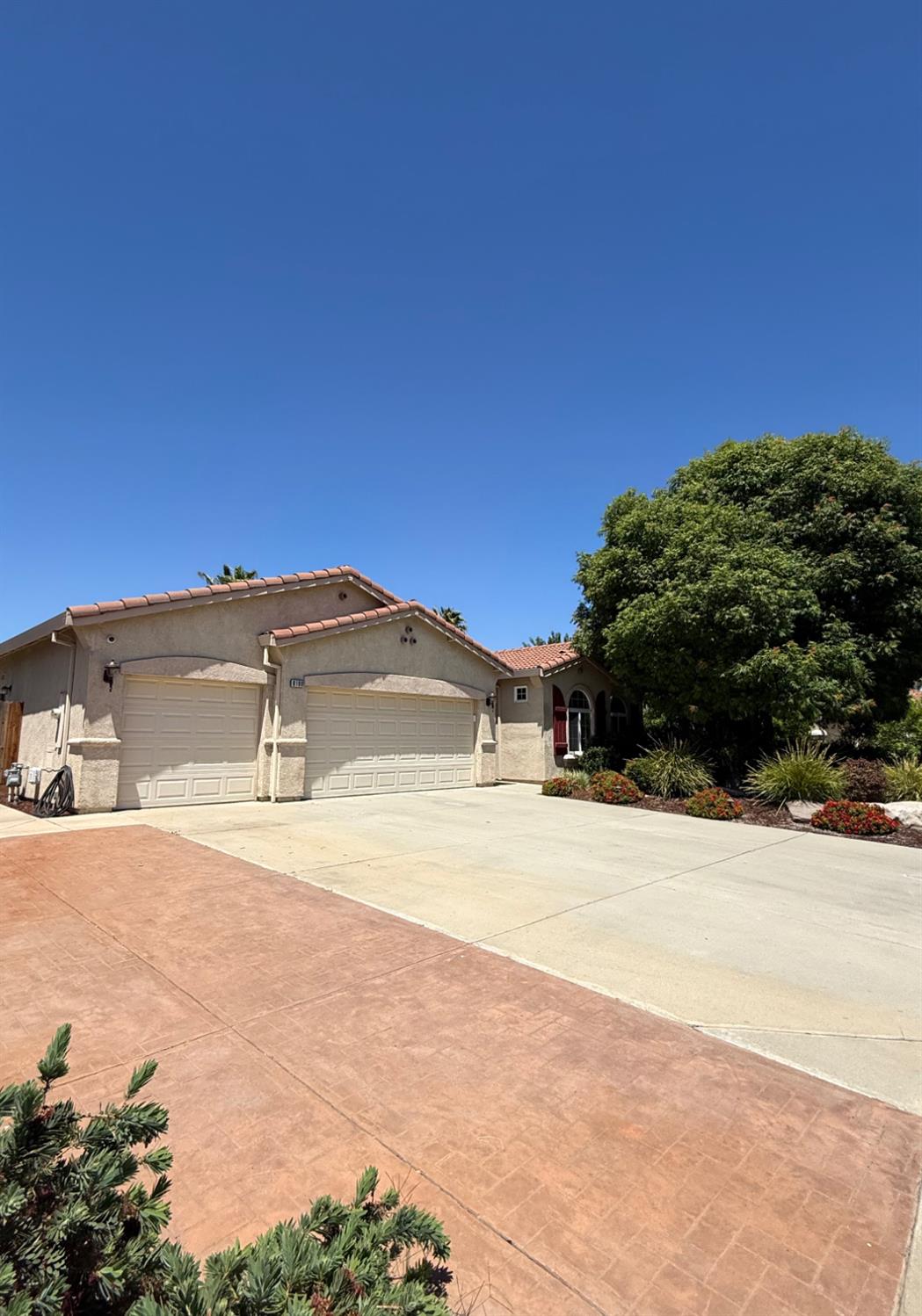 9190 Hunters Creek Way, Chowchilla, CA 93610
