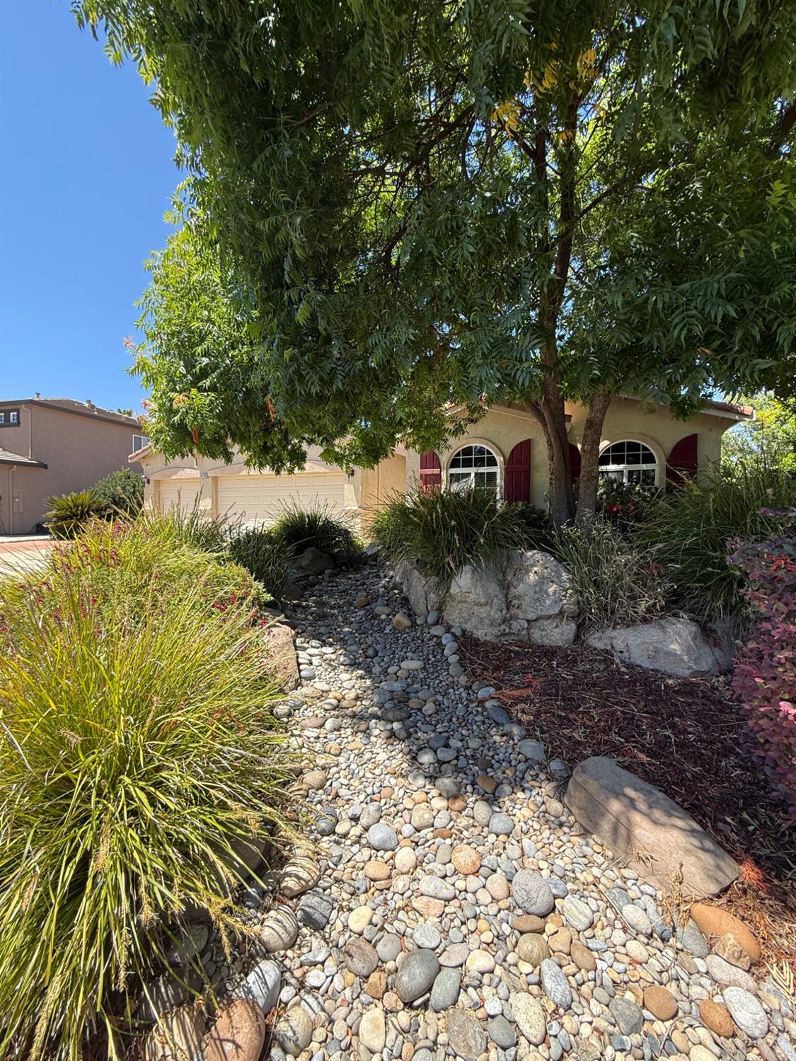 9190 Hunters Creek Way, Chowchilla, CA 93610
