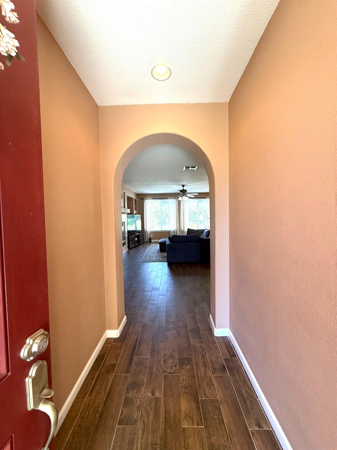 9190 Hunters Creek Way, Chowchilla, CA 93610