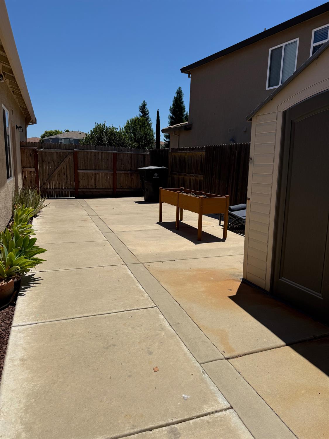 9190 Hunters Creek Way, Chowchilla, CA 93610