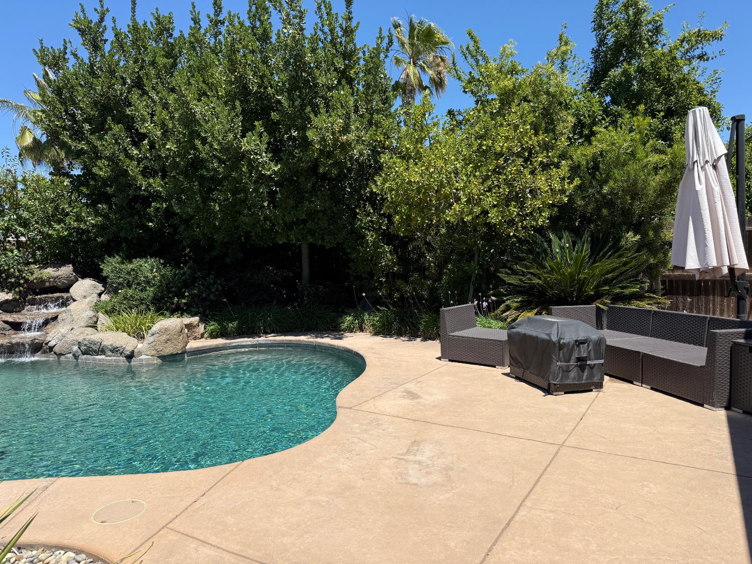 9190 Hunters Creek Way, Chowchilla, CA 93610