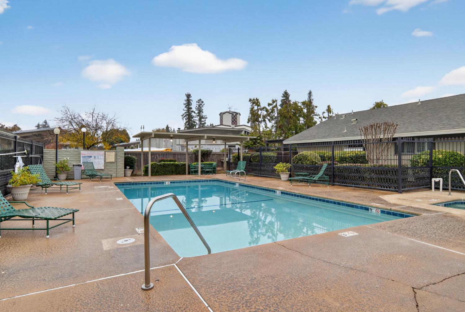 325 W Bullard Ave #103, Fresno, CA 93704