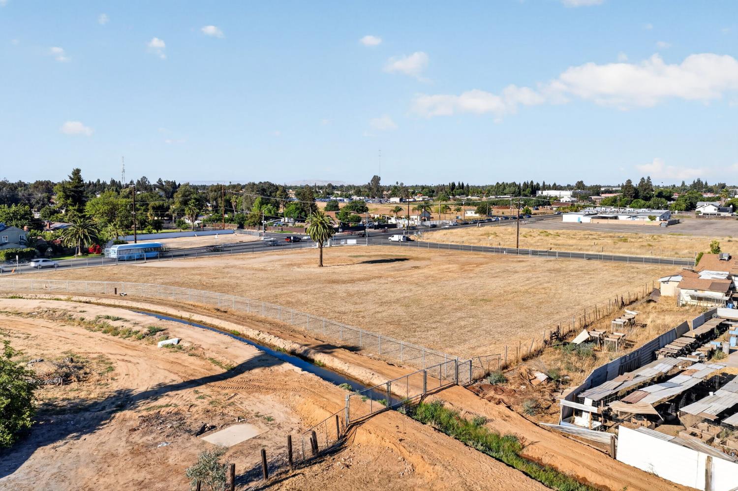 3433 W Clinton Ave, Fresno, CA 93722
