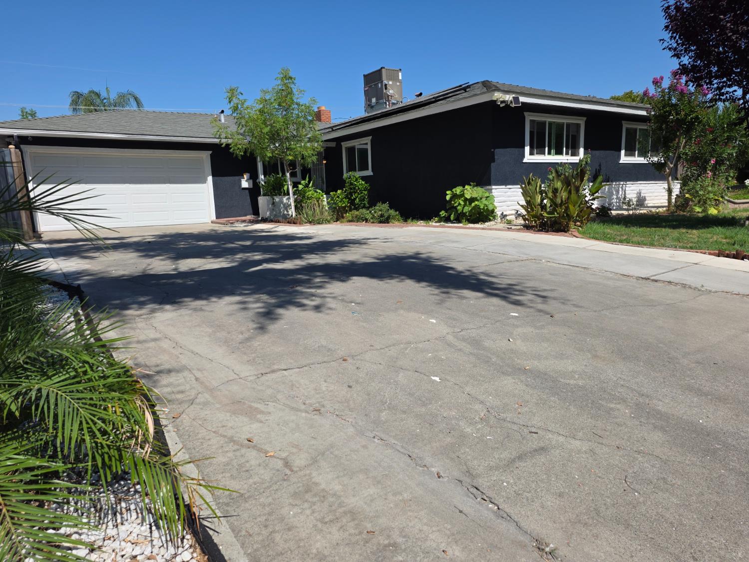 4857 N West Ave, Fresno, CA 93705