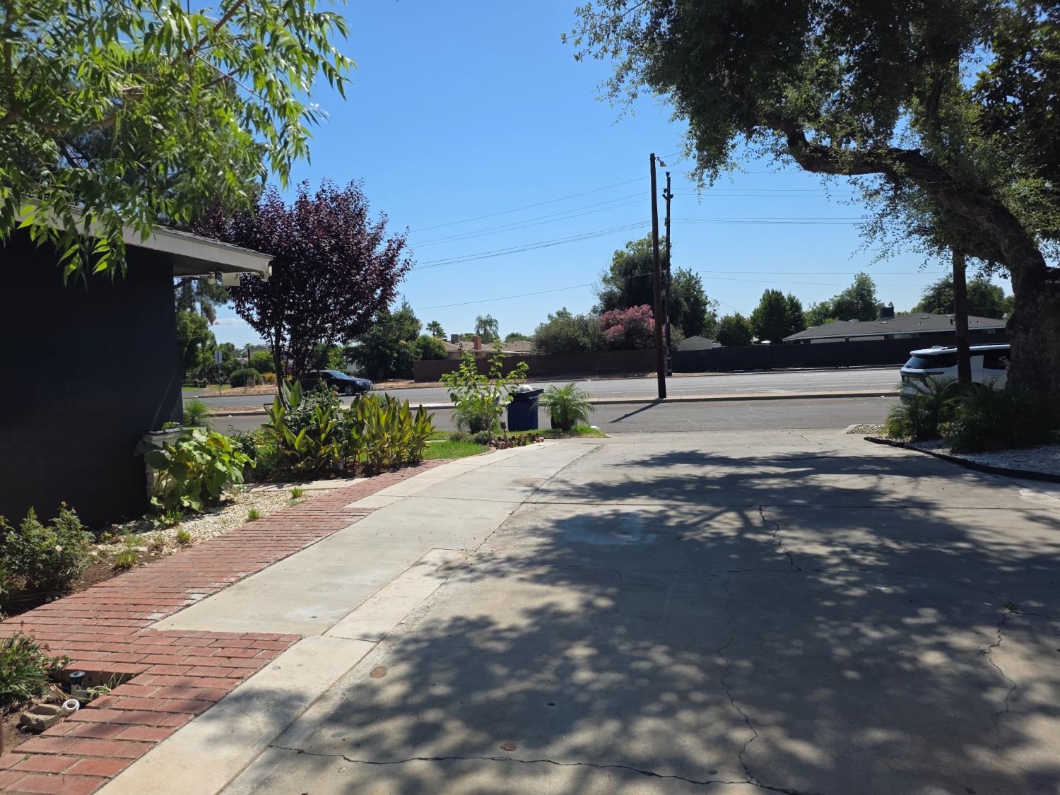 4857 N West Ave, Fresno, CA 93705