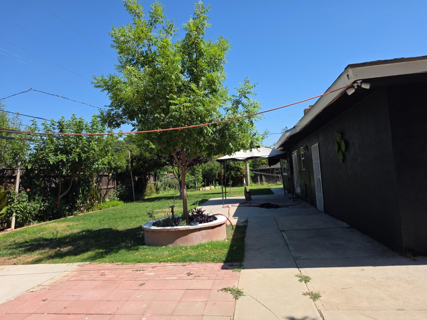 4857 N West Ave, Fresno, CA 93705