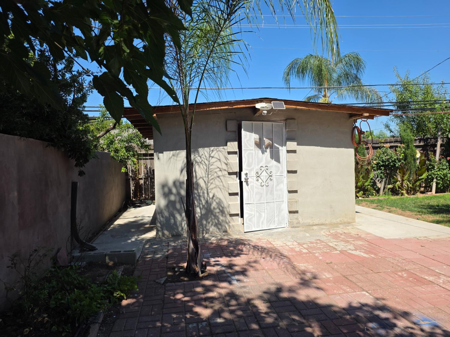 4857 N West Ave, Fresno, CA 93705