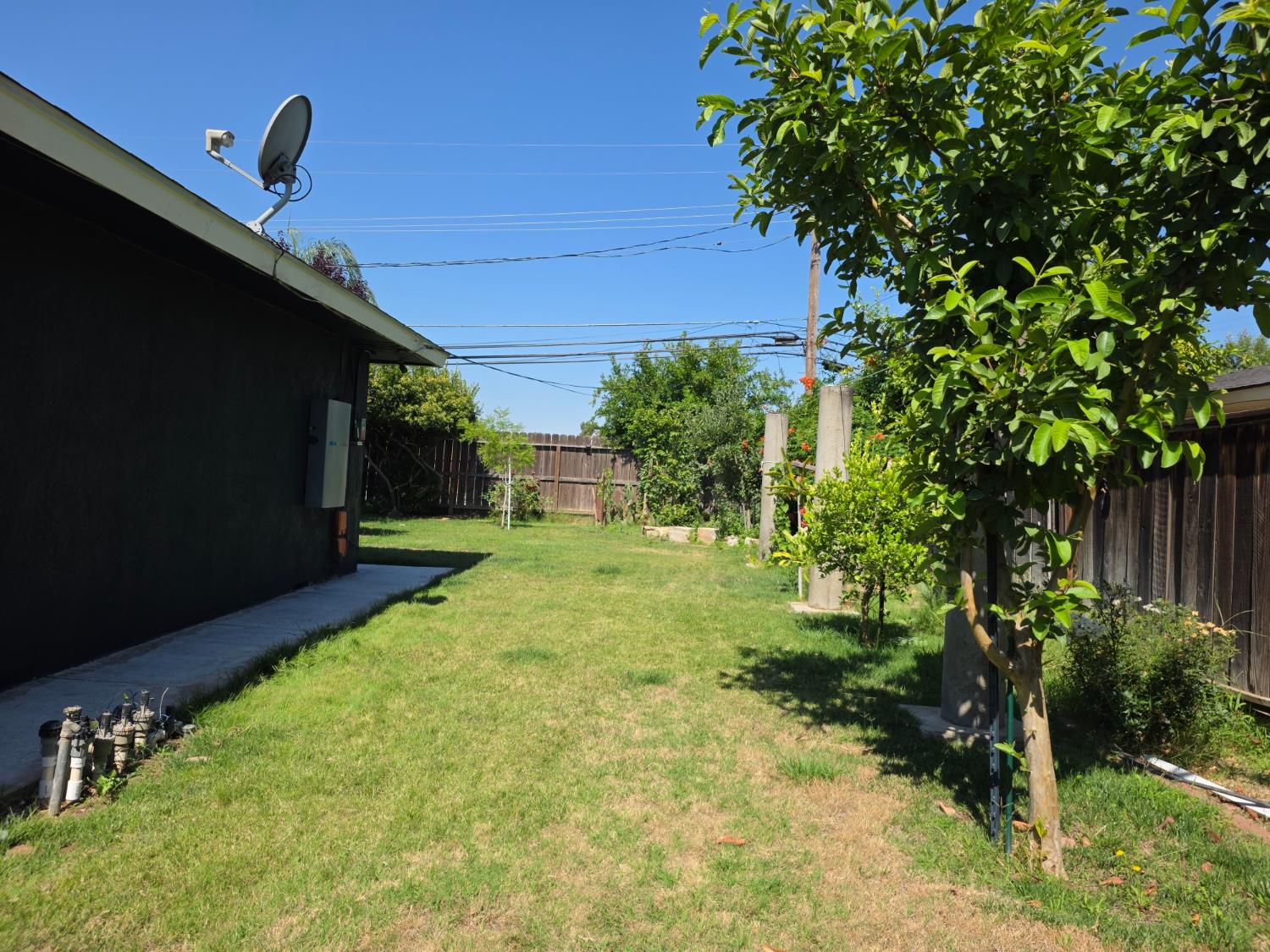 4857 N West Ave, Fresno, CA 93705