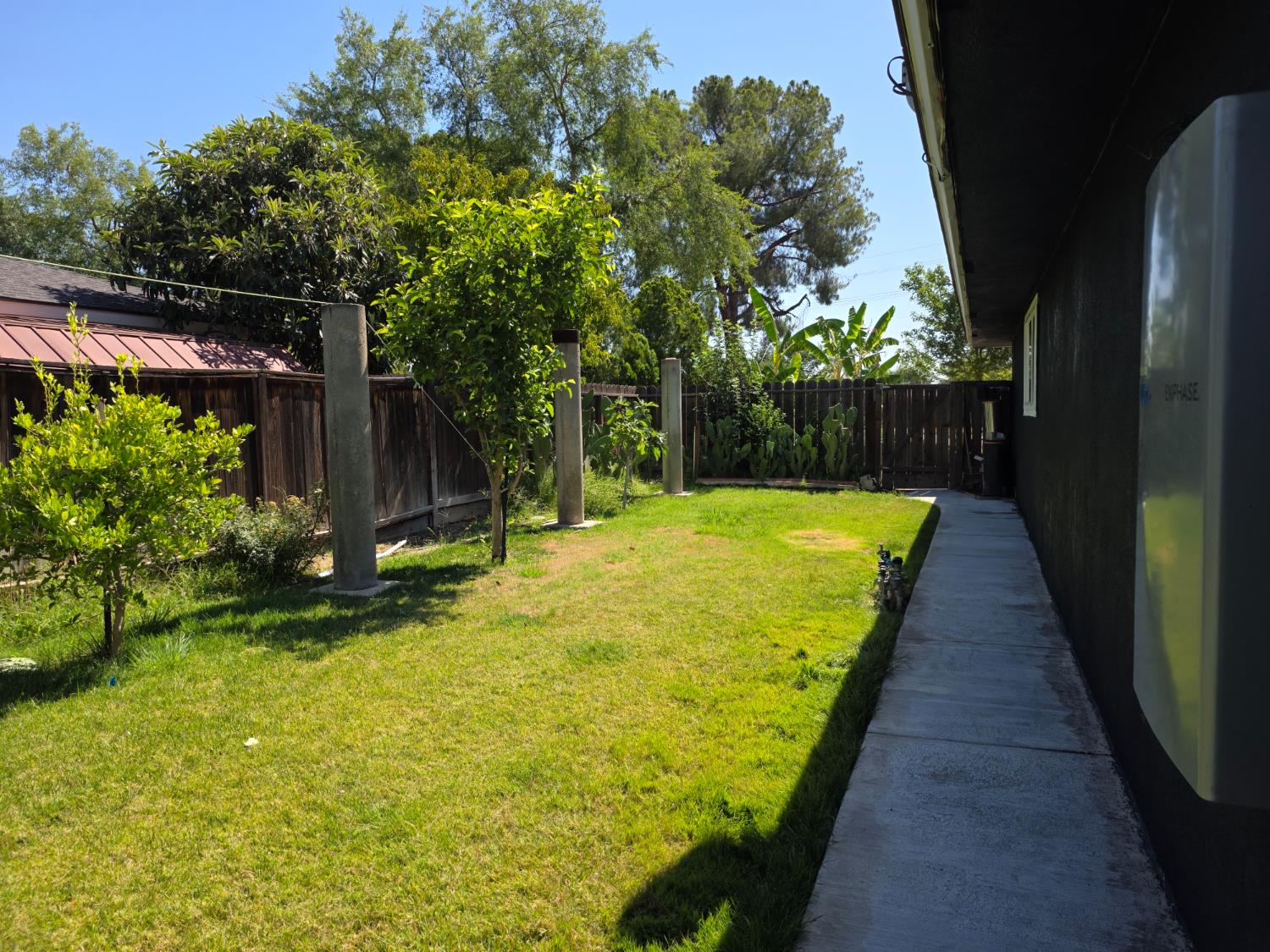 4857 N West Ave, Fresno, CA 93705