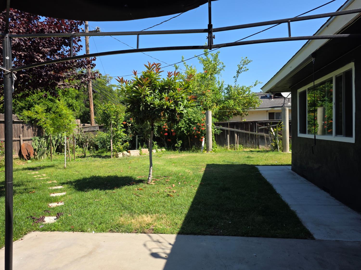 4857 N West Ave, Fresno, CA 93705