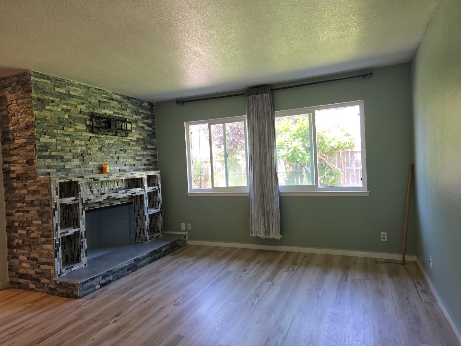 4857 N West Ave, Fresno, CA 93705