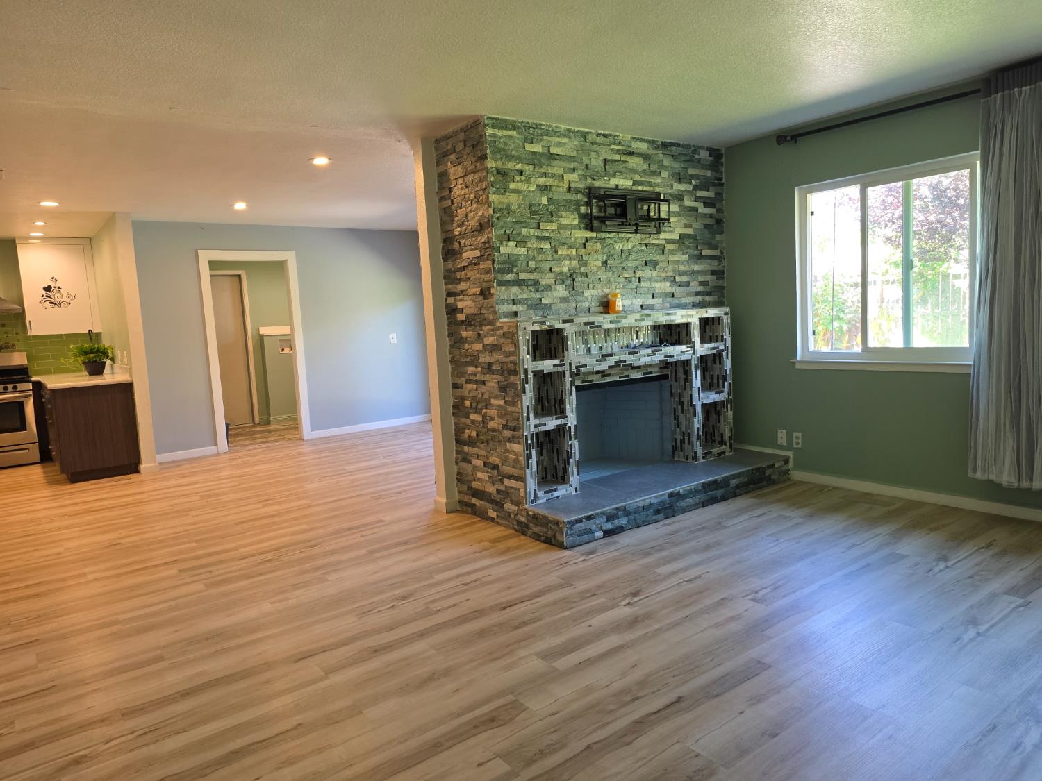 4857 N West Ave, Fresno, CA 93705