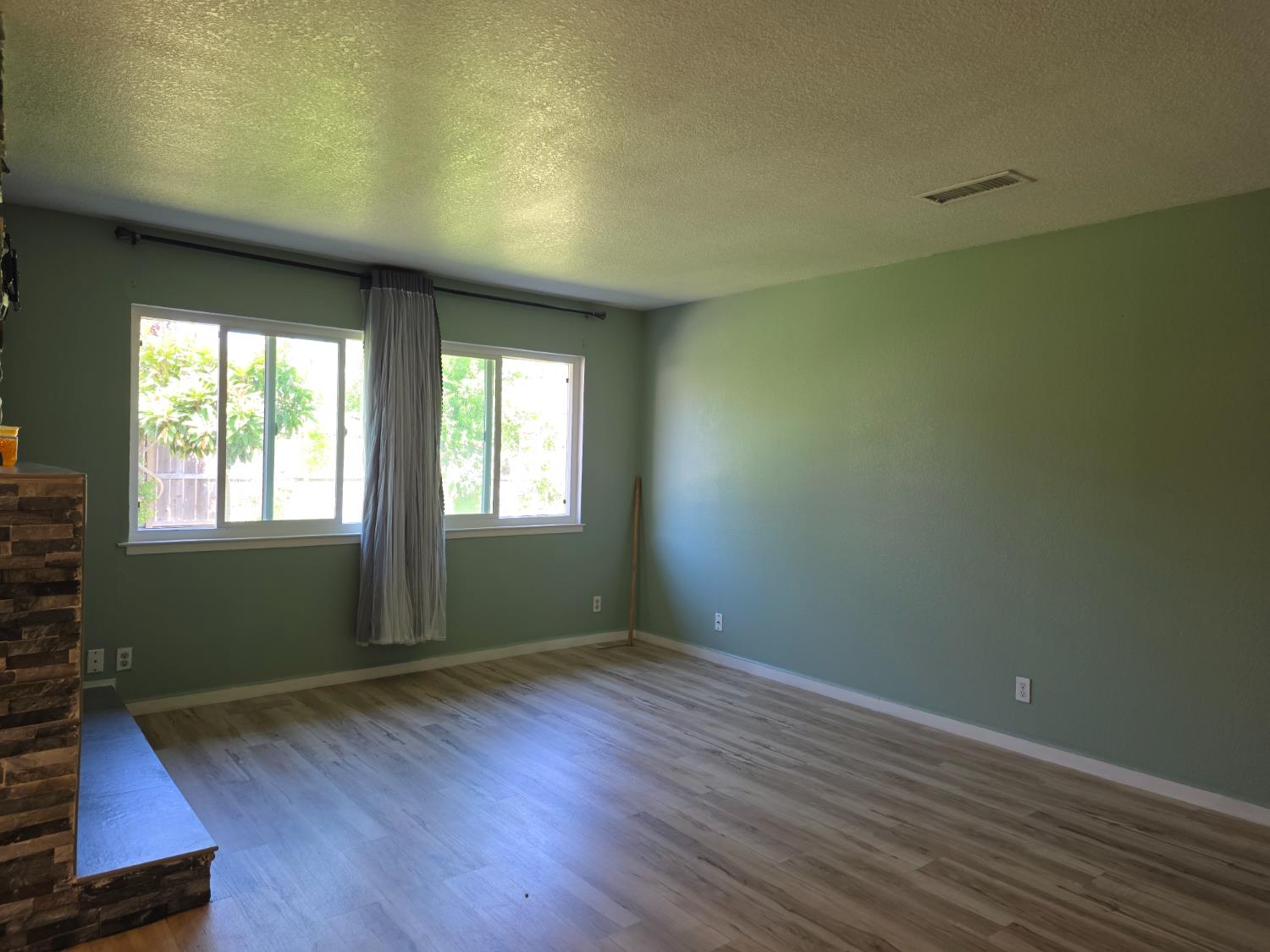 4857 N West Ave, Fresno, CA 93705