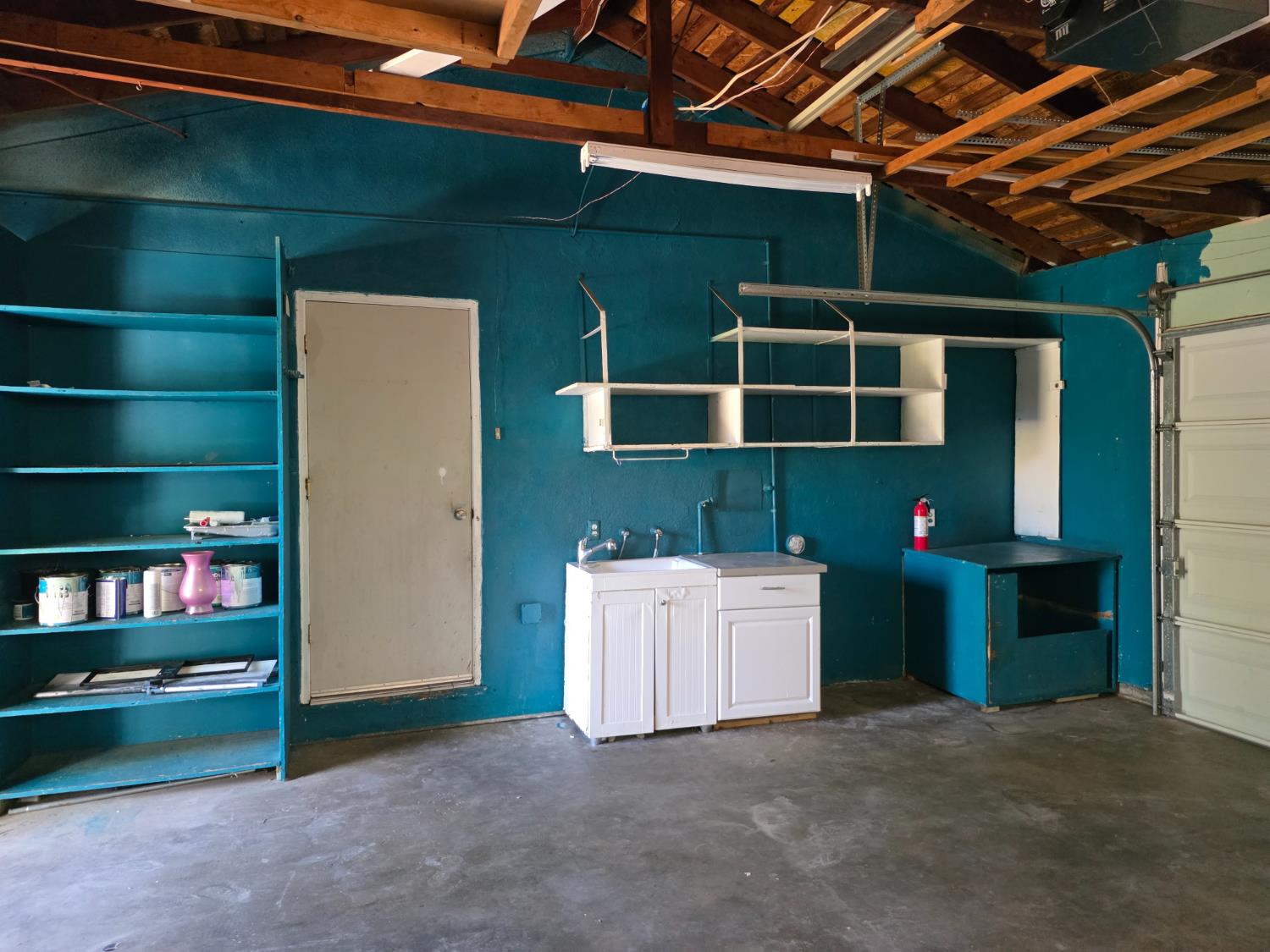4857 N West Ave, Fresno, CA 93705