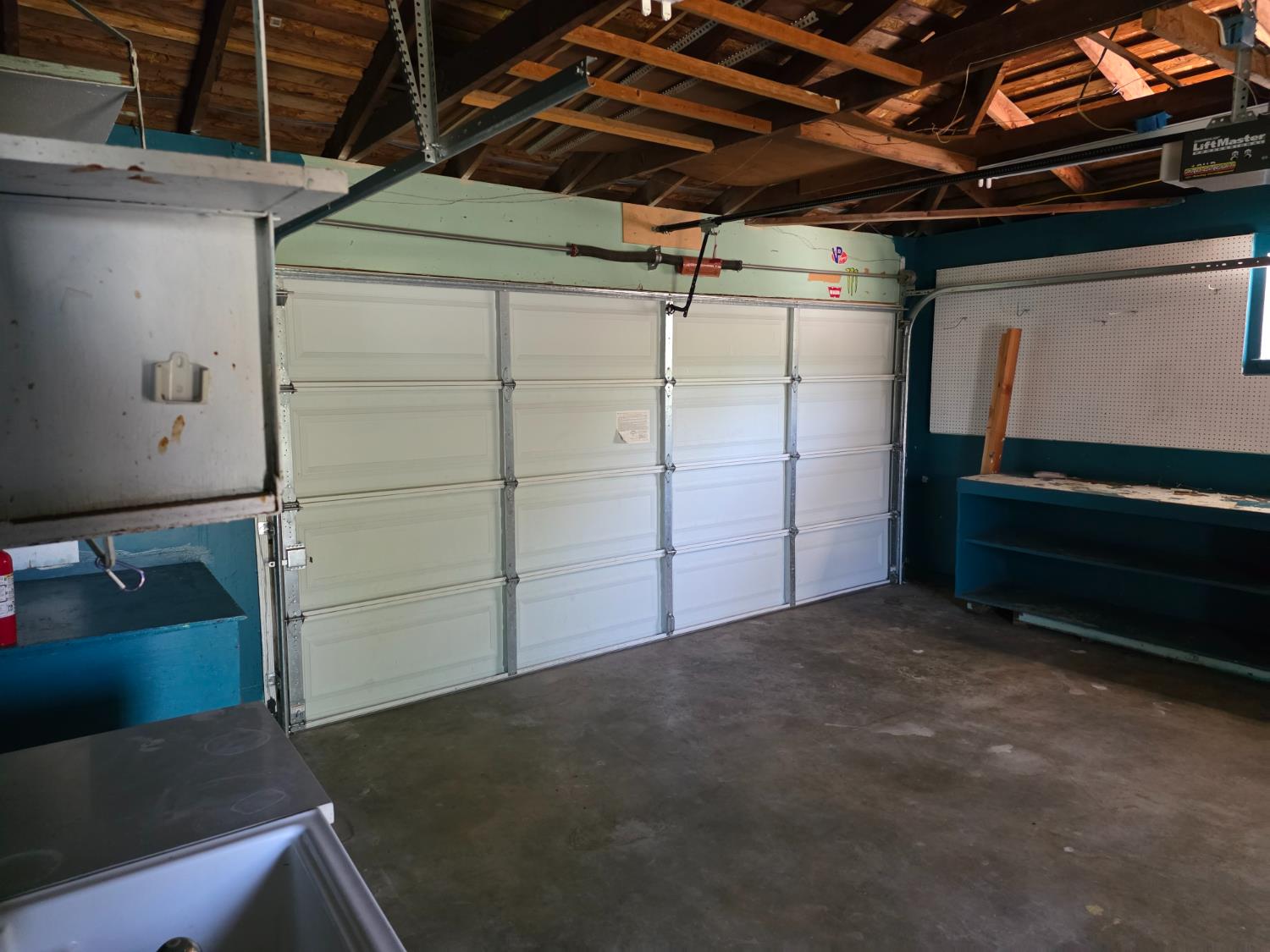 4857 N West Ave, Fresno, CA 93705