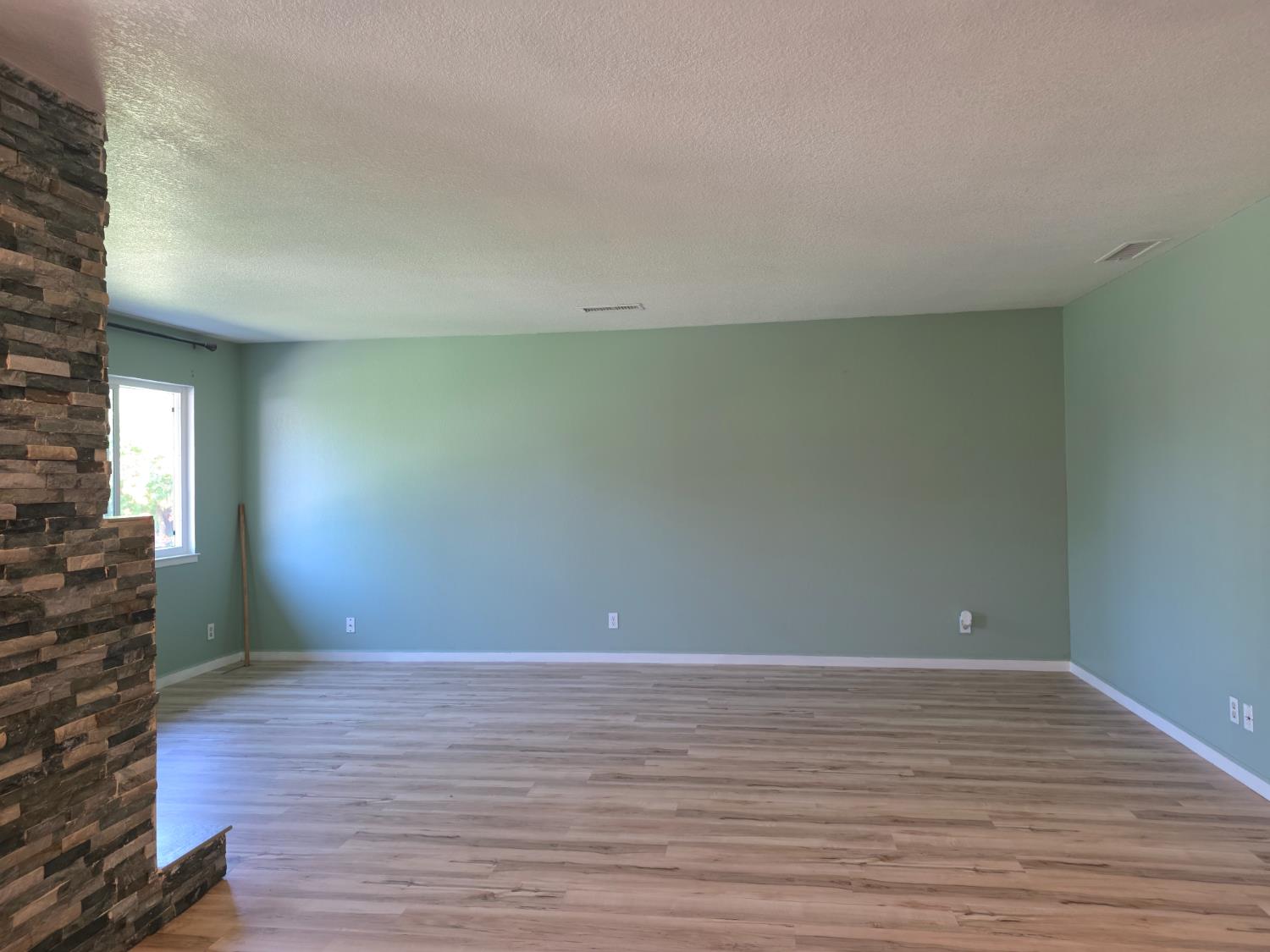 4857 N West Ave, Fresno, CA 93705