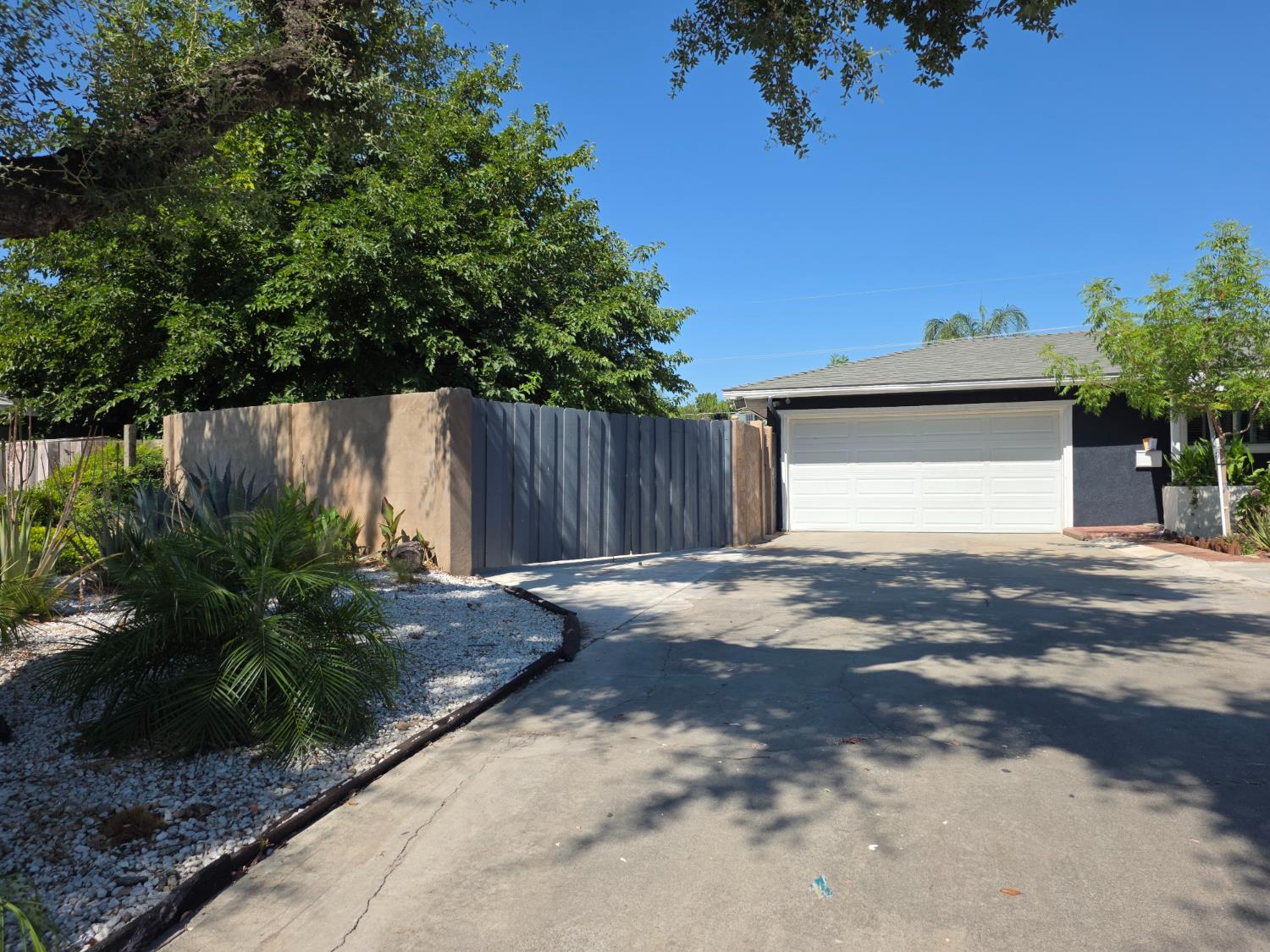 4857 N West Ave, Fresno, CA 93705