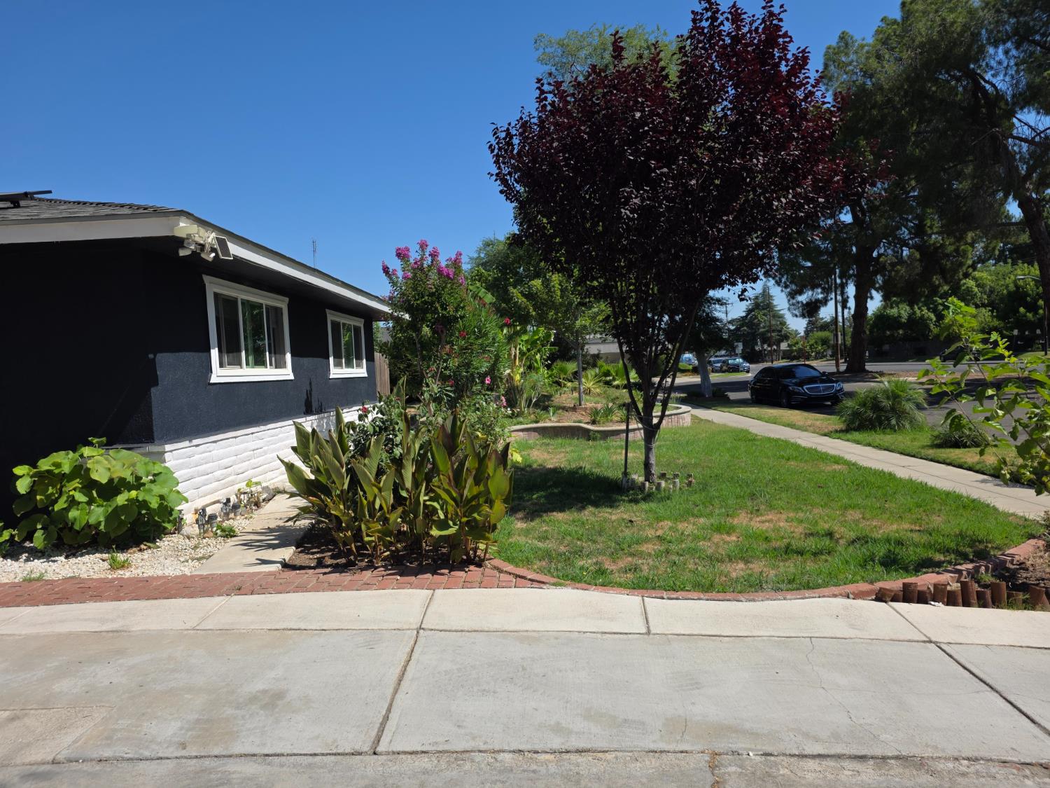 4857 N West Ave, Fresno, CA 93705